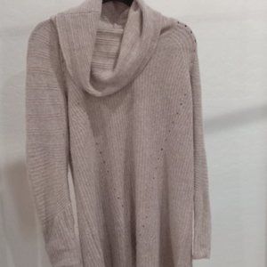 Neiman Marcus 100% Cashmere sweater